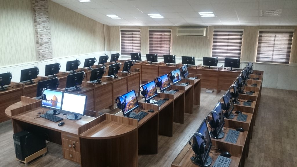 لابراتوار زبان مولتی مدیا دانشگاه بابلسر